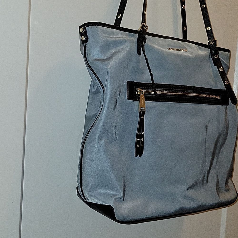 Michael Kors Leila Large Pale blue Tote Studded Straps - Picture 6 of 14